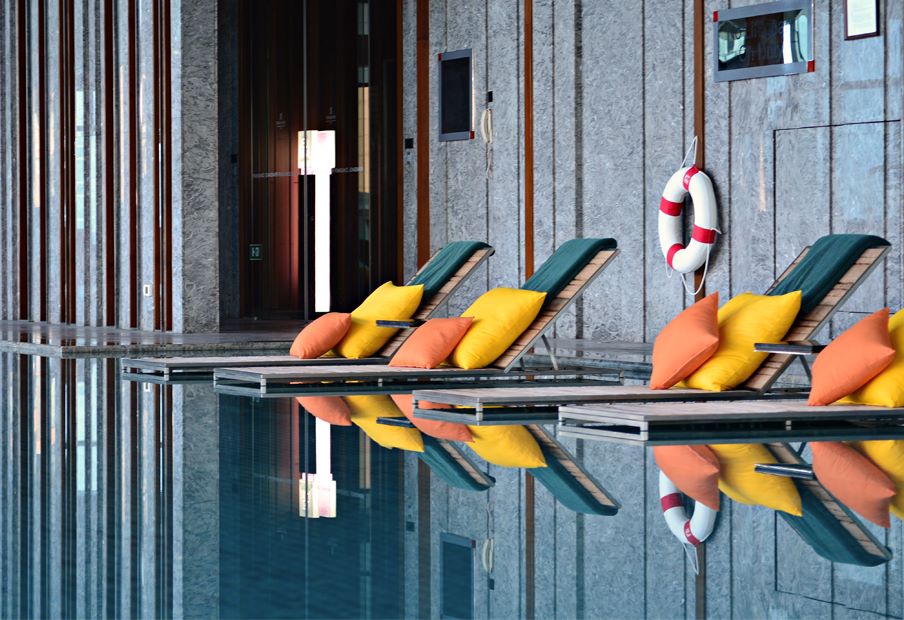 Renaissance-Bangkok-Ratchaprasong-Hotel-Swimming-pool